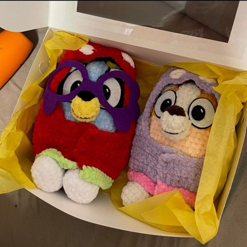 A gift box with two 9-inch high toys