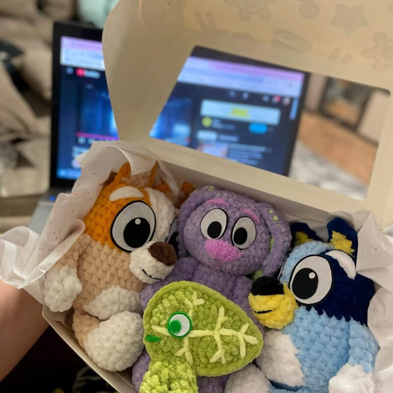 Gift box with 4 toys