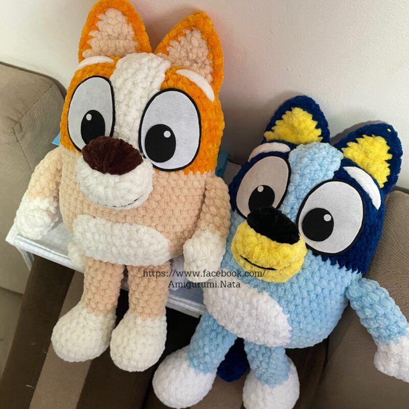 A set of two 9-inch-high toys